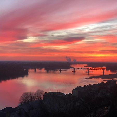 Bulles De Loire Bed & Breakfast Saumur Bagian luar foto