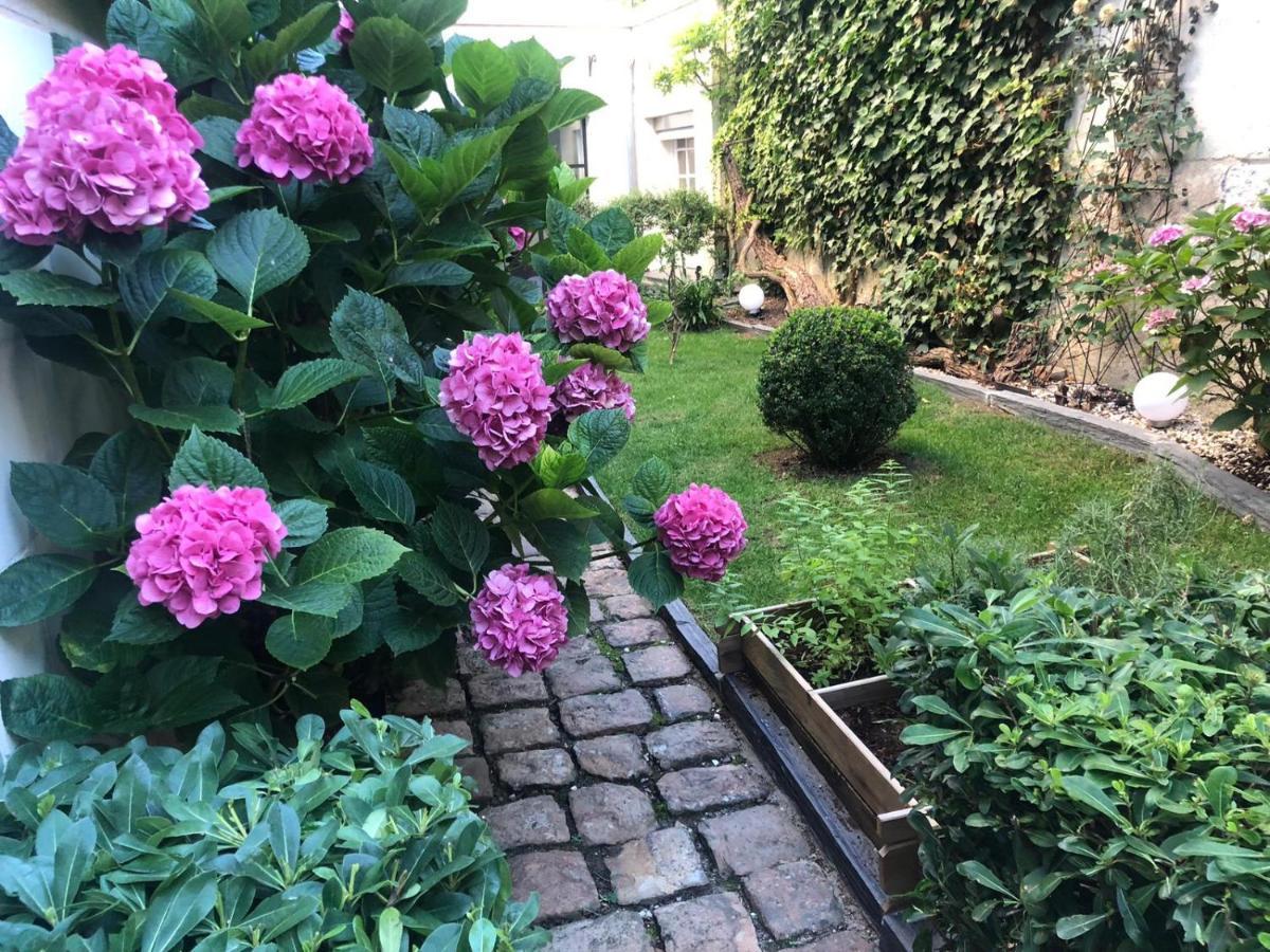 Bulles De Loire Bed & Breakfast Saumur Bagian luar foto